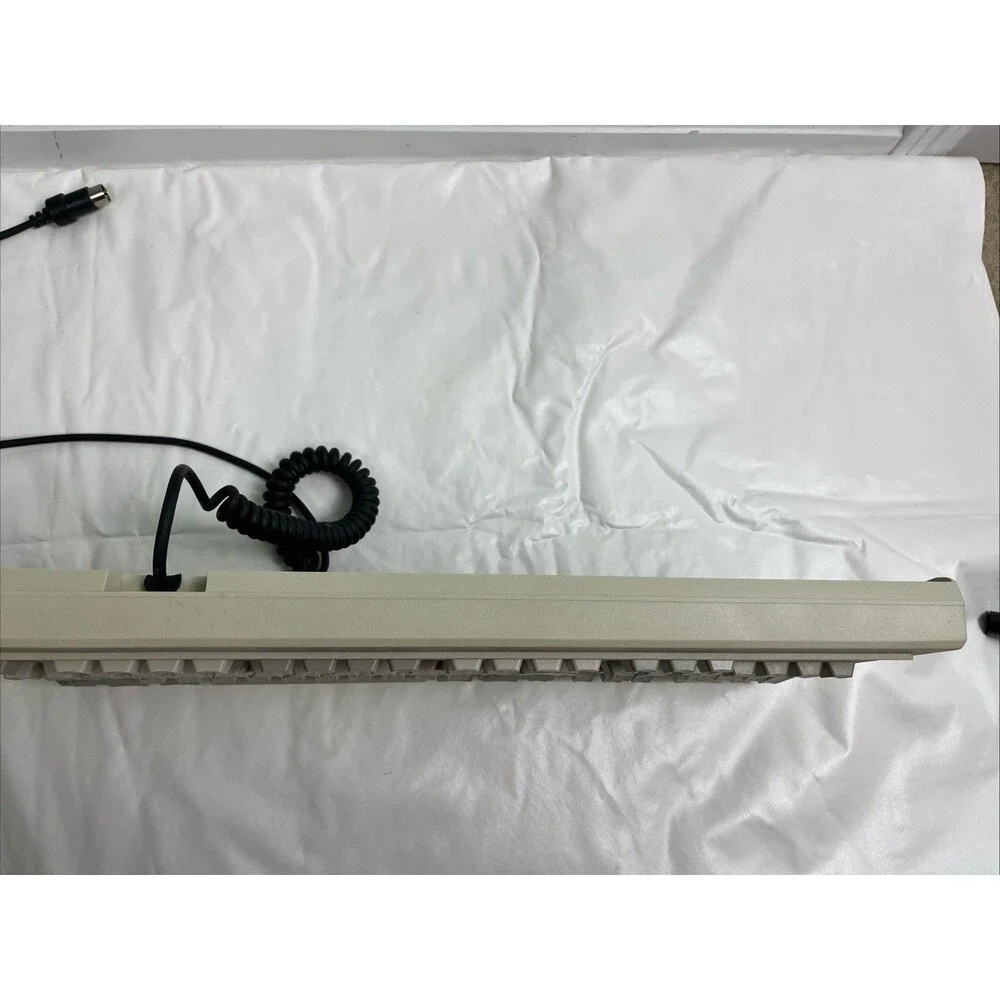 VTG‎ Retro KEYBOARD BTC-5339R 5-Pin DIN AT w/Protective Case Taiwan ROC Untested